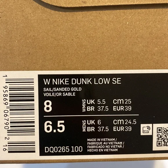 NWT Nike Dunk Low SE Womens 8 kids 6.5
